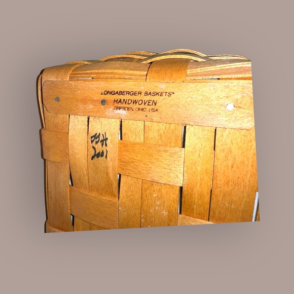 Vintage Longaberger Tissue Box Holder Basket - Picture 14 of 15